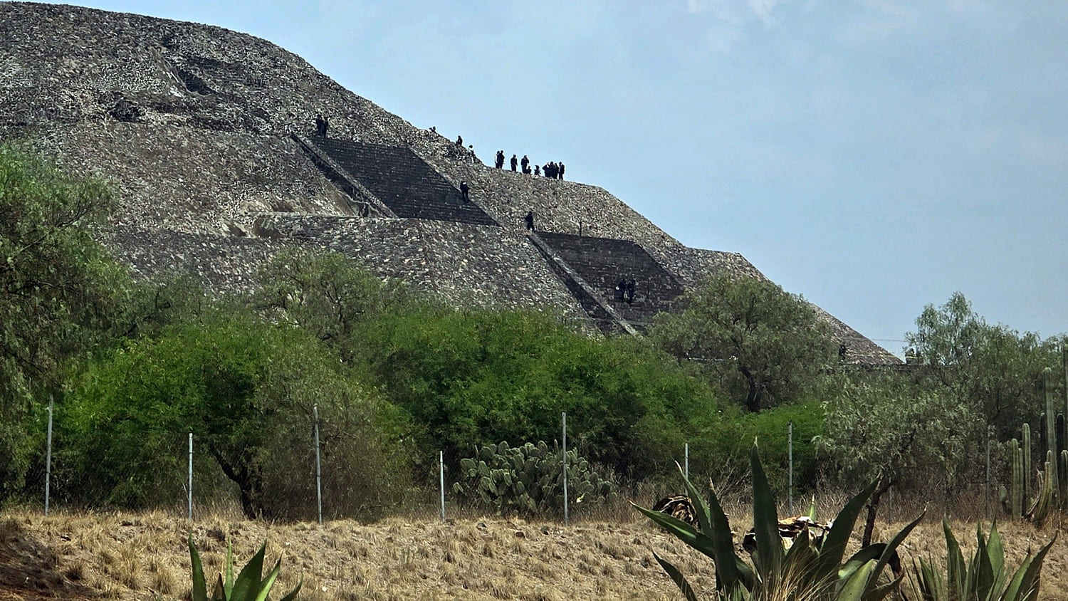 Gunman Opens Fire Atop Ancient Pyramid In Mexico, Killing 1 - Beritaja