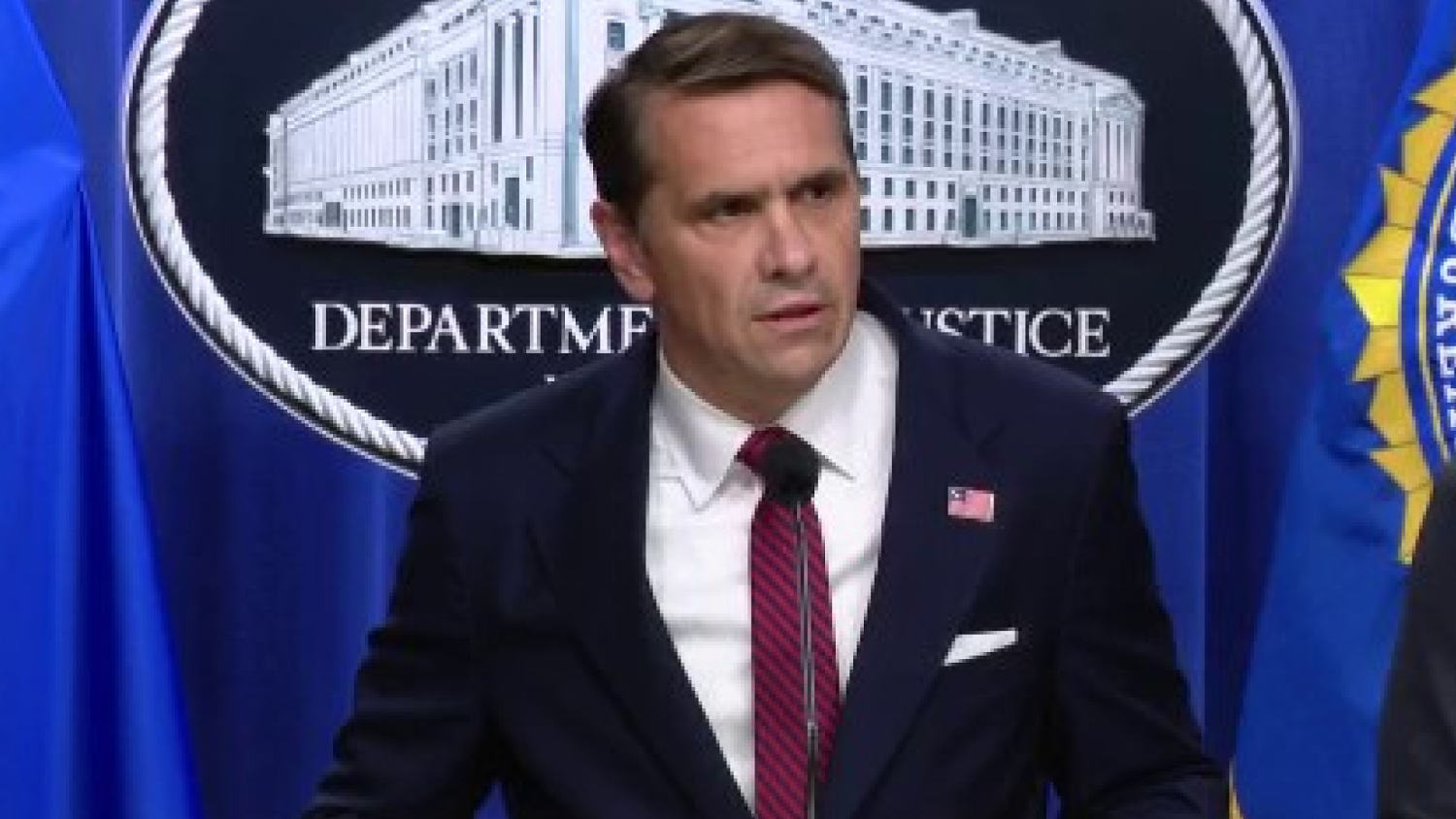 법무부, 제임스 코미 전 FBI 국장의 2개 혐의 기소 발표
