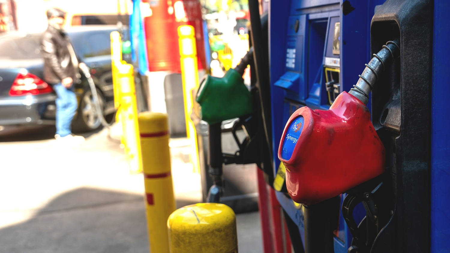 Us Gas Prices Surge To A 4-year High As Iran Stalemate Drags On