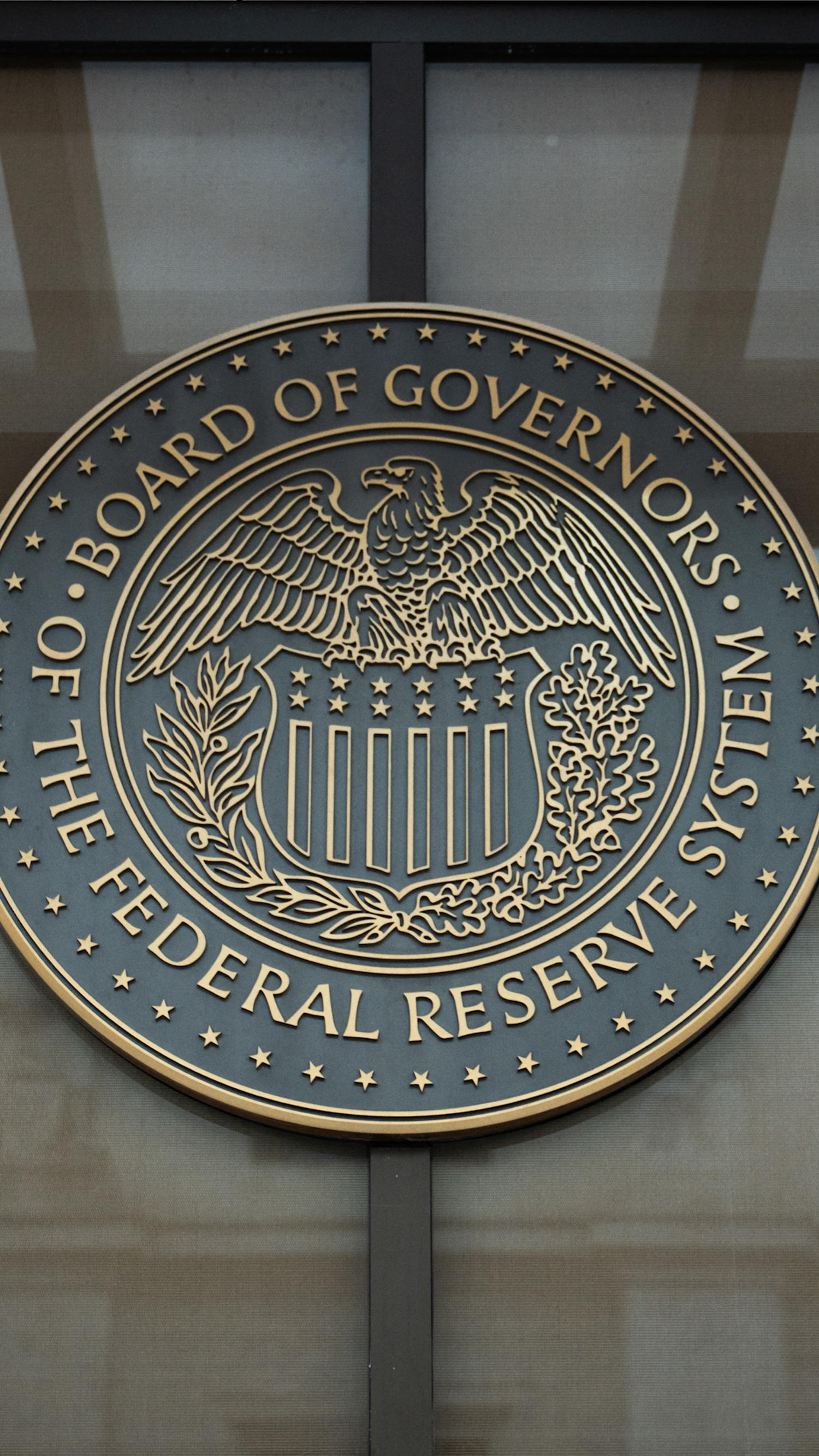 Fed keeps interest rates steady