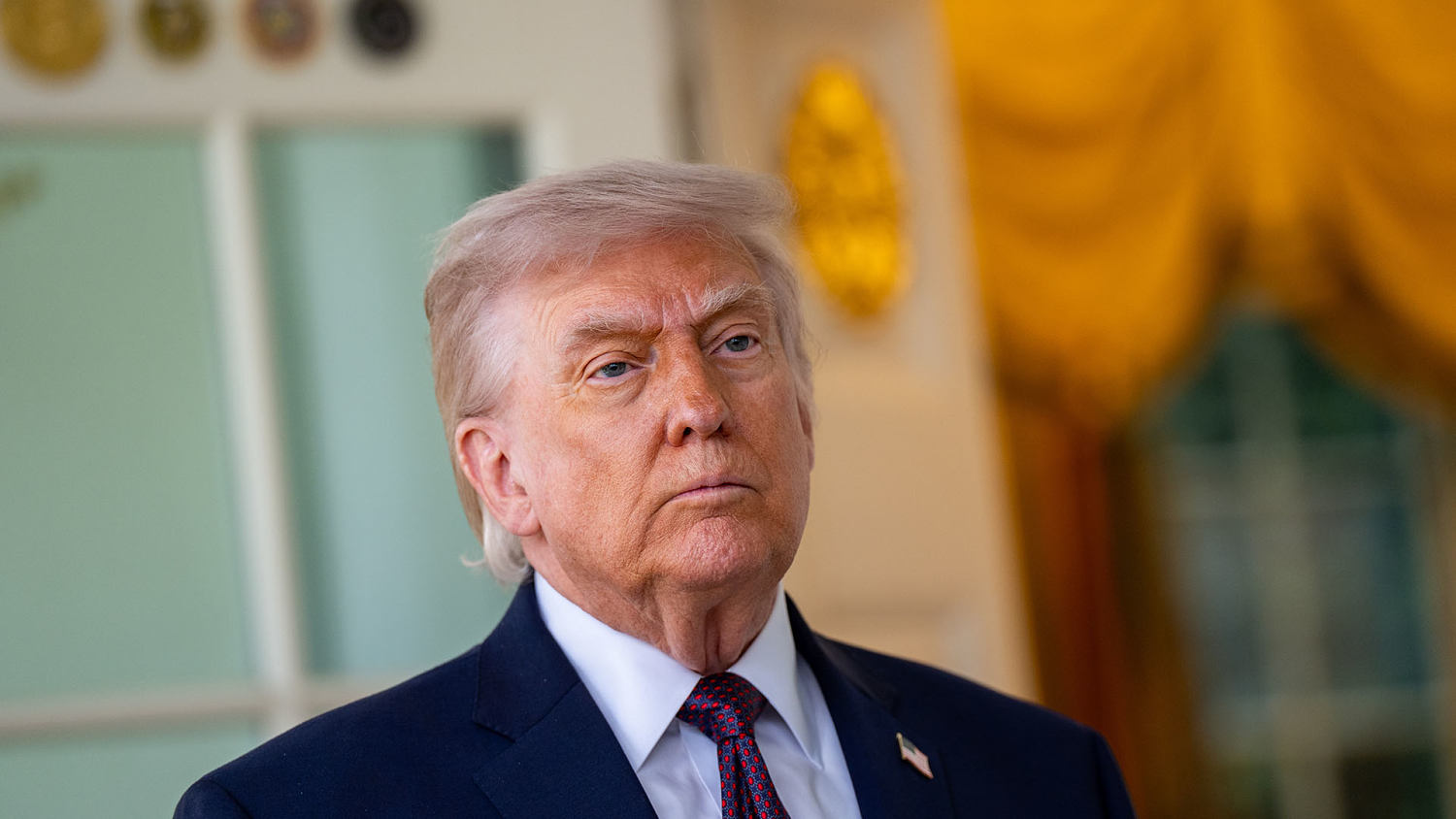 Trump participates in 'No Tax on Tips' roundtable