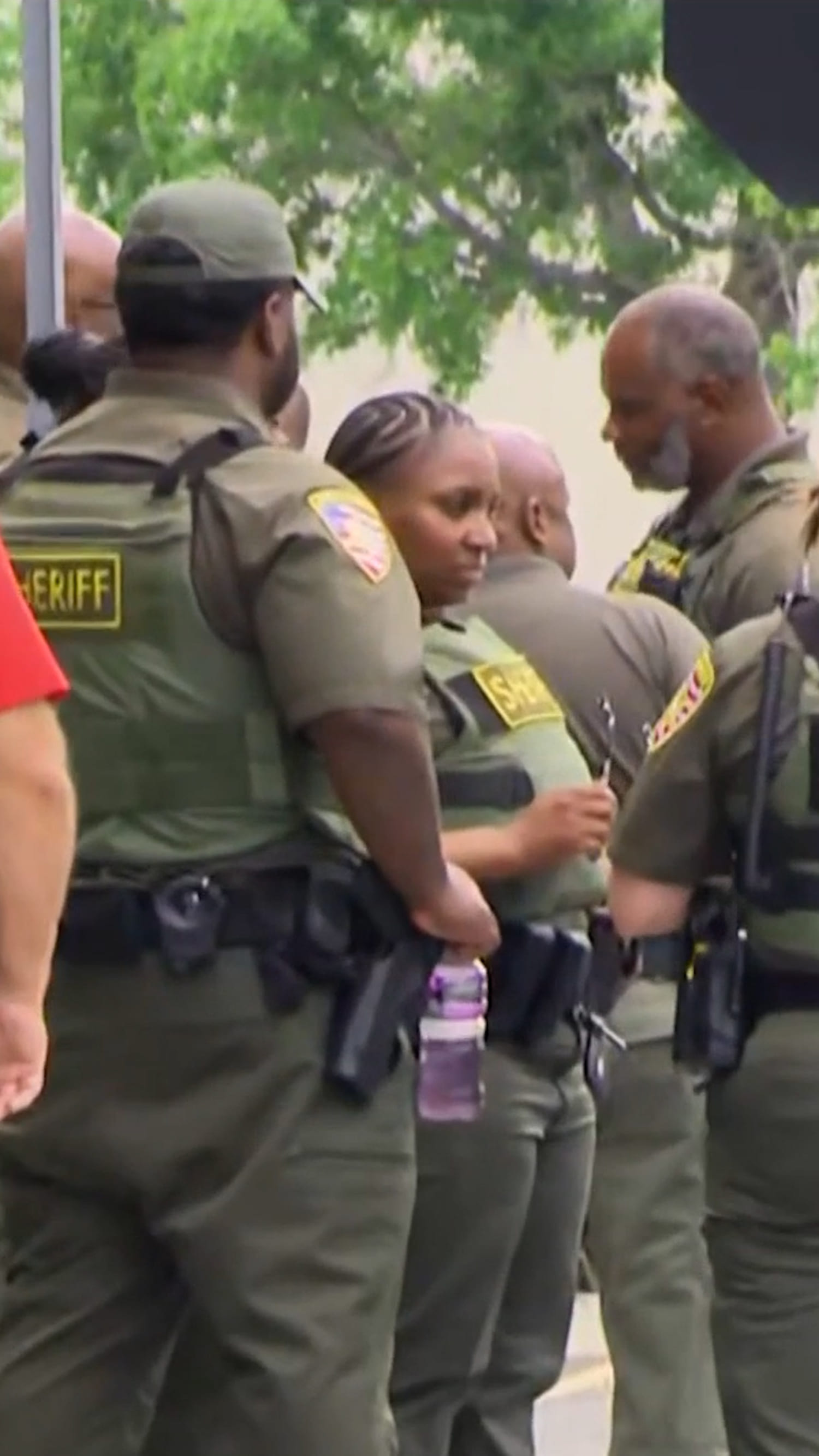 Police search for suspects in Louisiana mall shooting