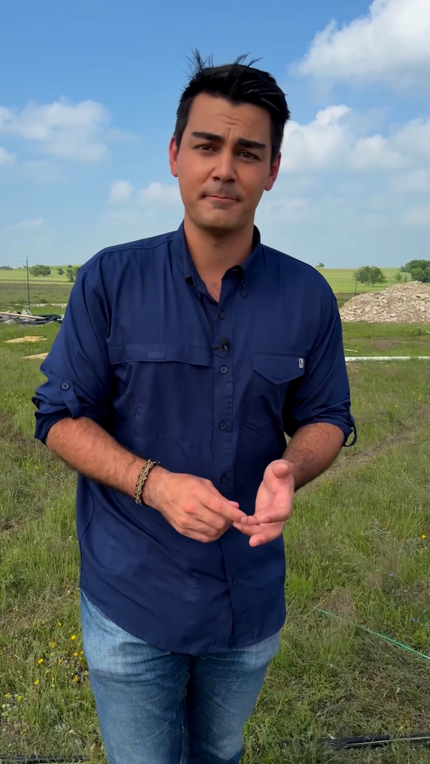 Tornadoes in northern Texas leave at least 2 dead