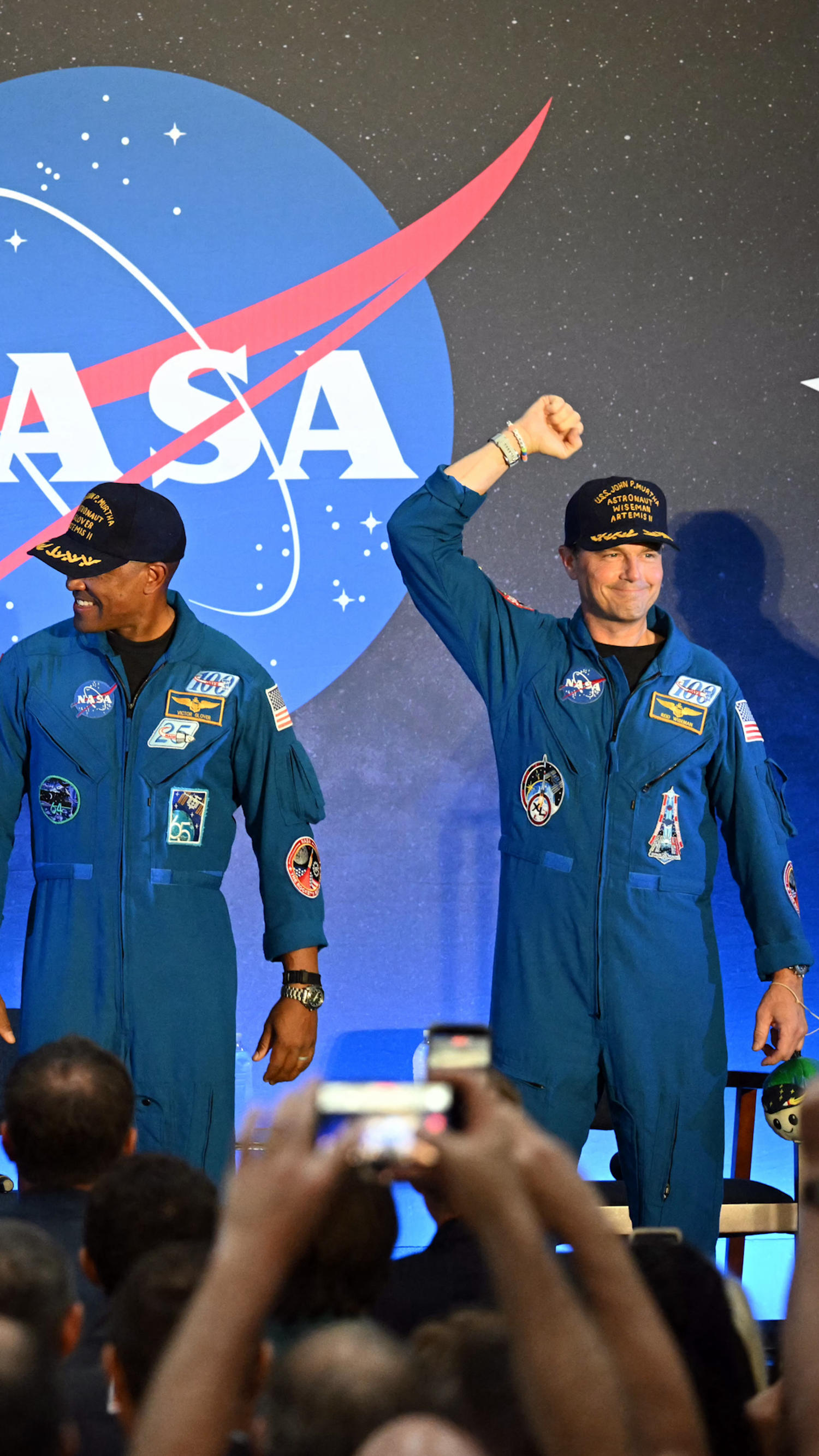Artemis II astronauts greeted with applause in Houston