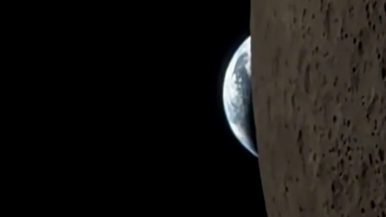 Reid Wiseman captures view of ‘Earthset’ during Artemis II mission