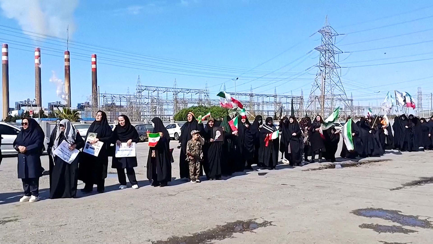 Iranians form human chains to protect infrastructure