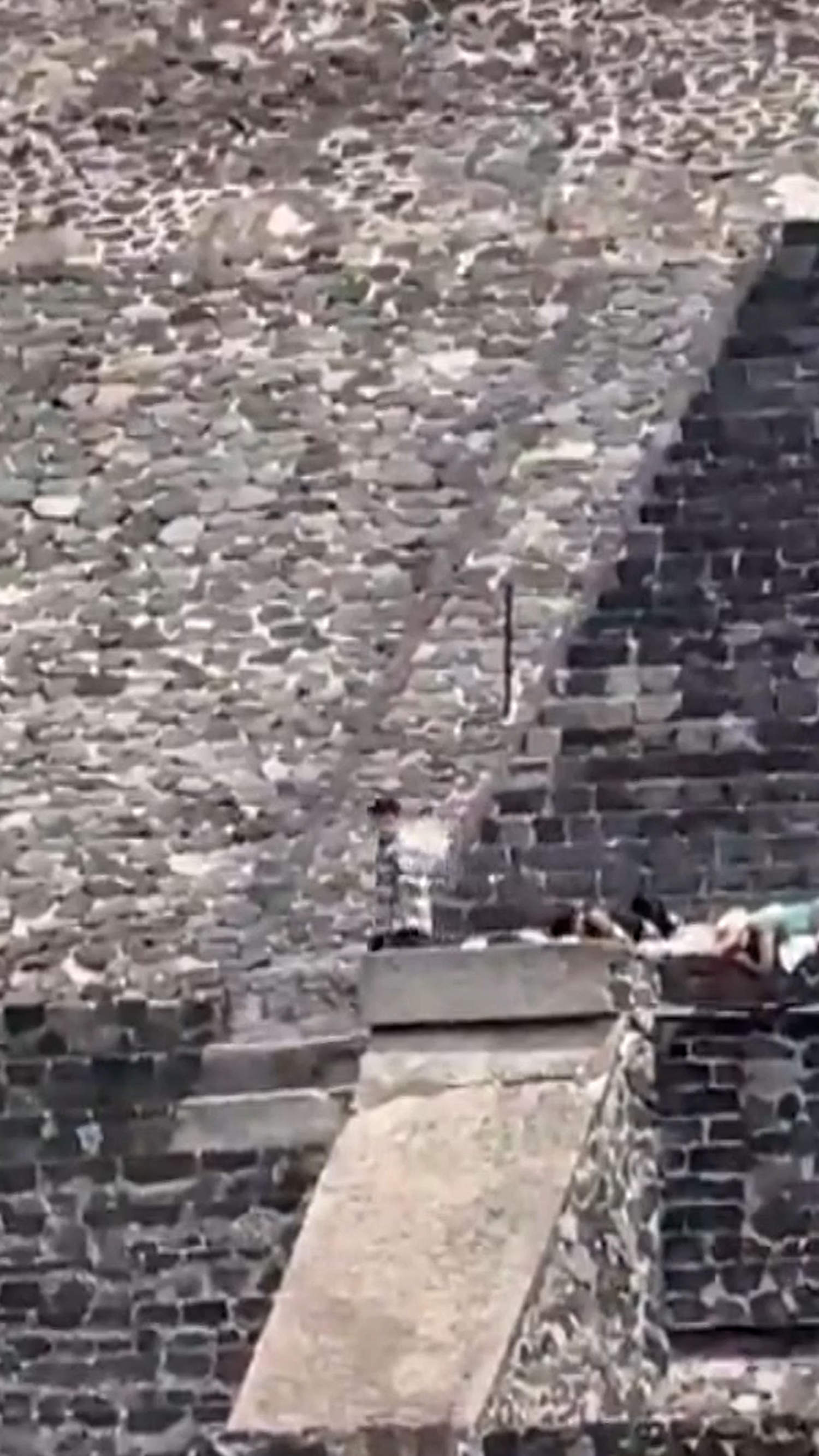 Witness describes scene during Mexico pyramids shooting