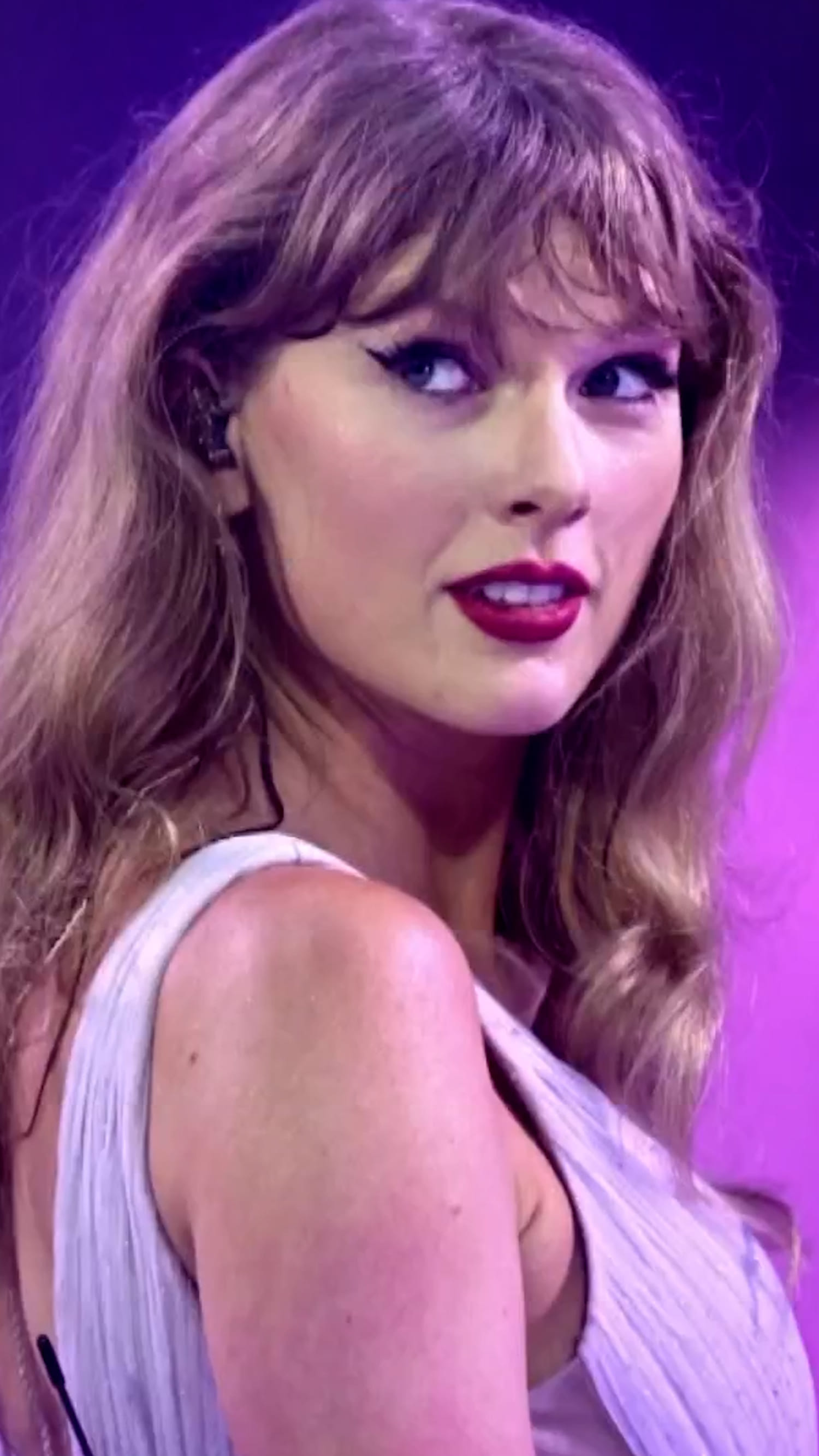 Taylor Swift files to trademark her voice and likeness