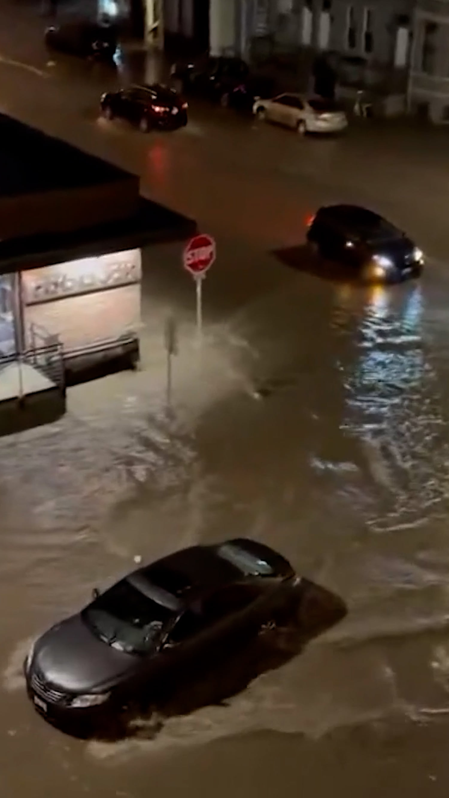 Deadly weather and flooding slams Midwest