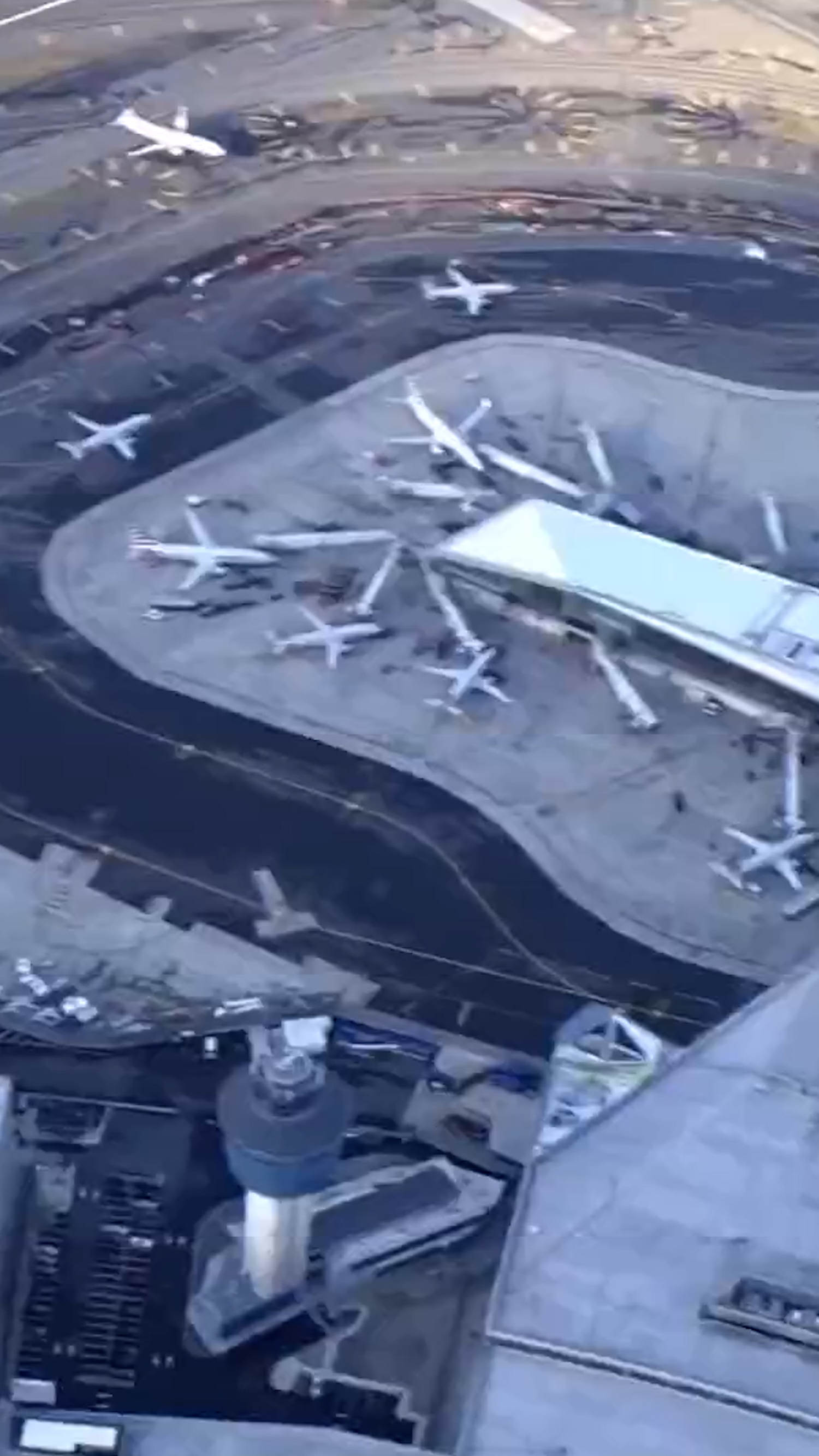 FAA investigates close call between two planes at JFK