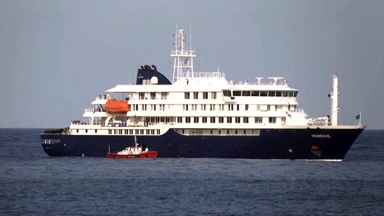Sick Passengers Evacuated From Hantavirus-plagued Cruise - Beritaja