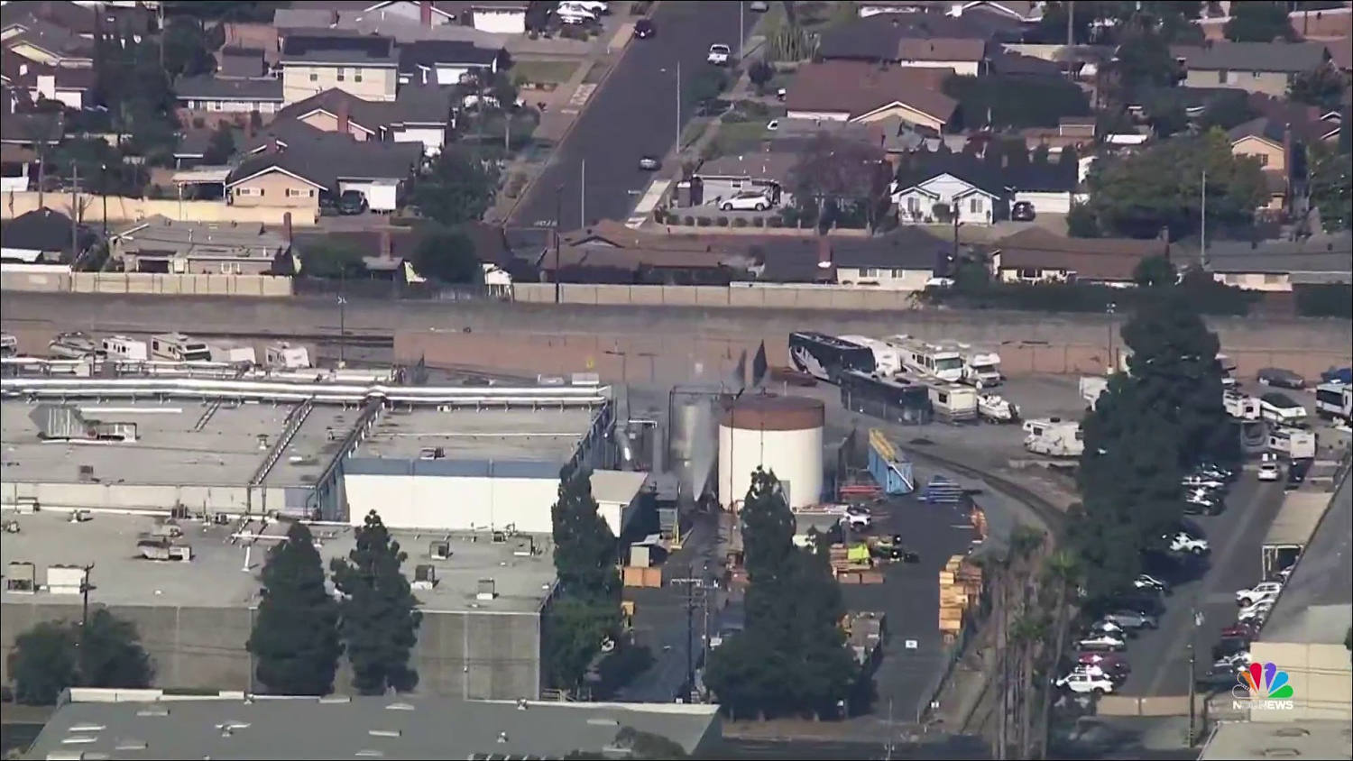 California crews race to avoid toxic chemical tank explosion