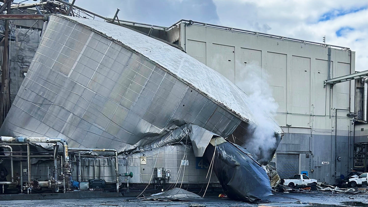 Chemical Tank Implodes in Washington State, Killing at Least 1