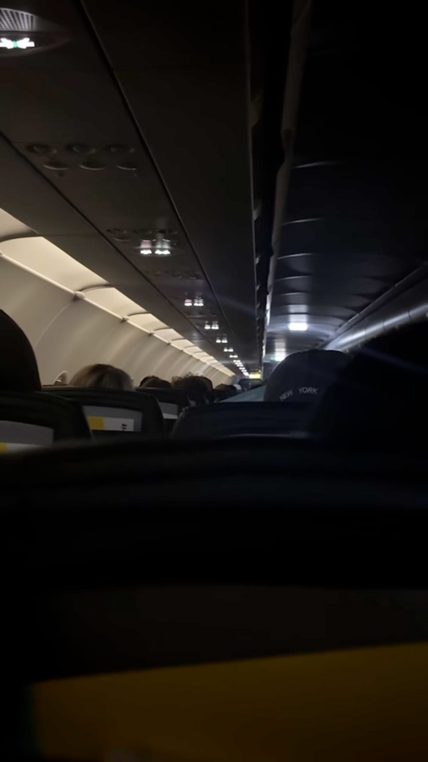Pilot makes emotional announcement on his final Spirit flight