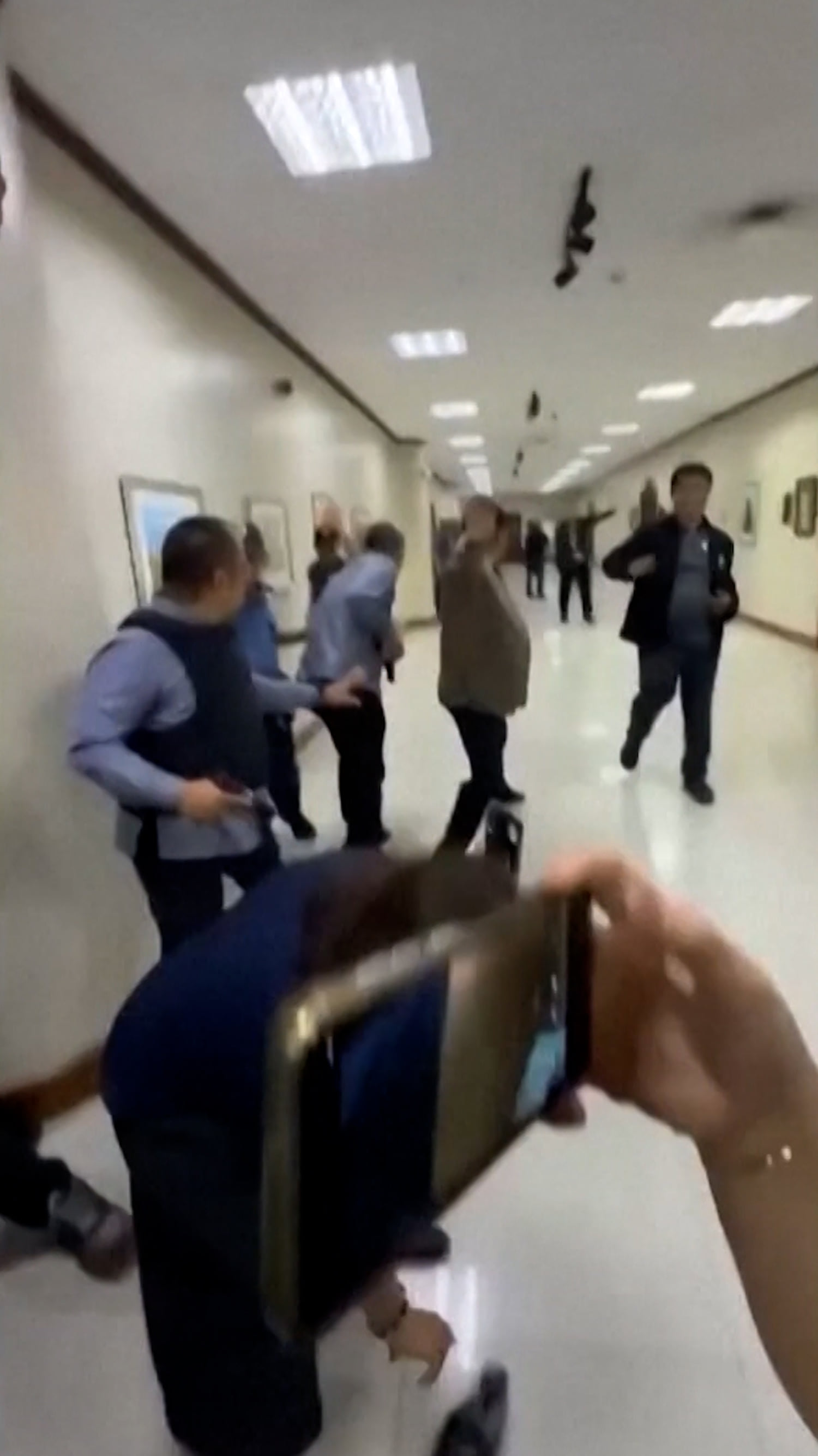 Panic in Philippine Senate as gunshots ring out