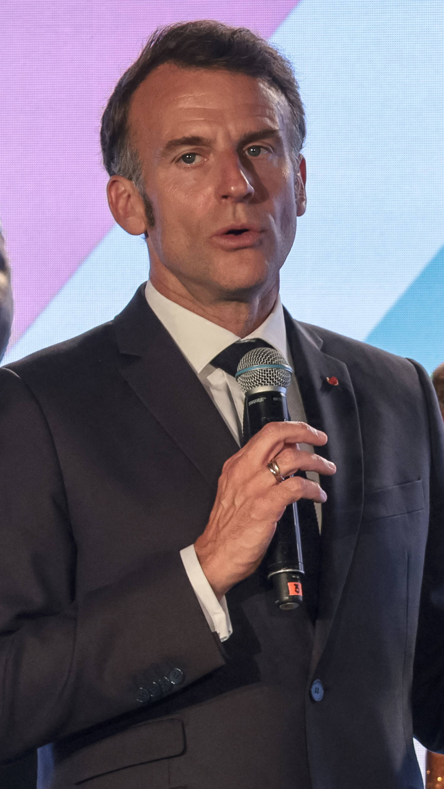 Macron scolds kids in audience for making noise