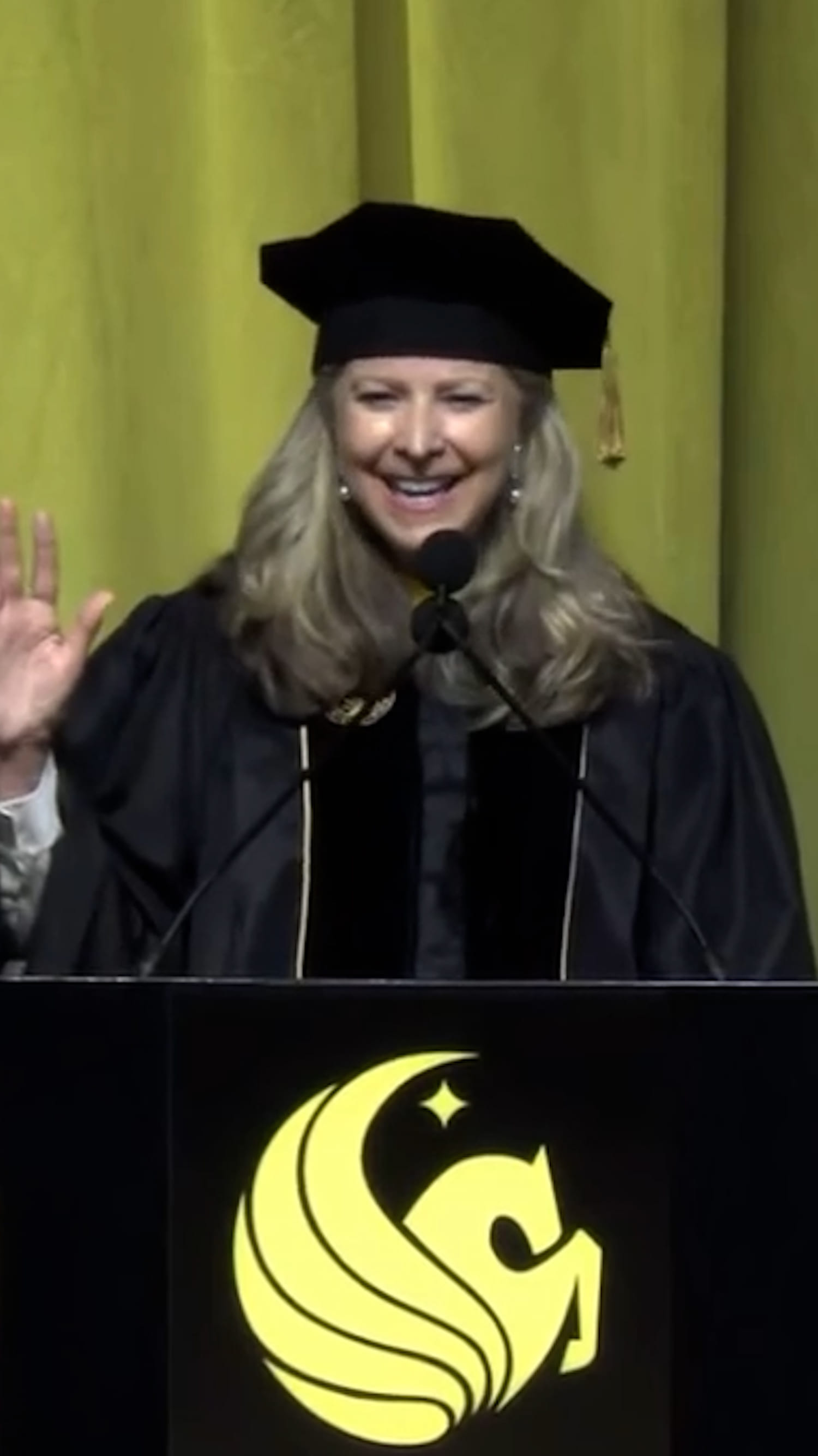 Commencement speaker booed for touting AI’s strength