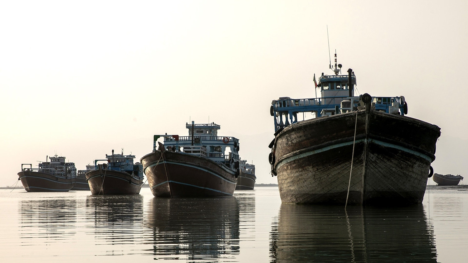 US and Iran Reach Framework Deal to End War, Reopen Hormuz