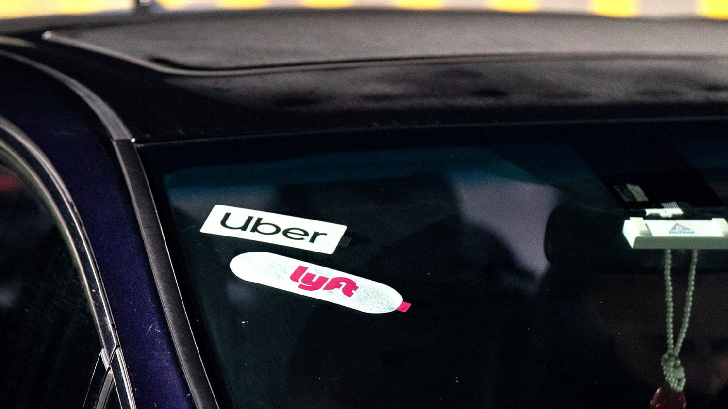 New Study Sparks Questions Over Uber and Lyft's Ride Pricing