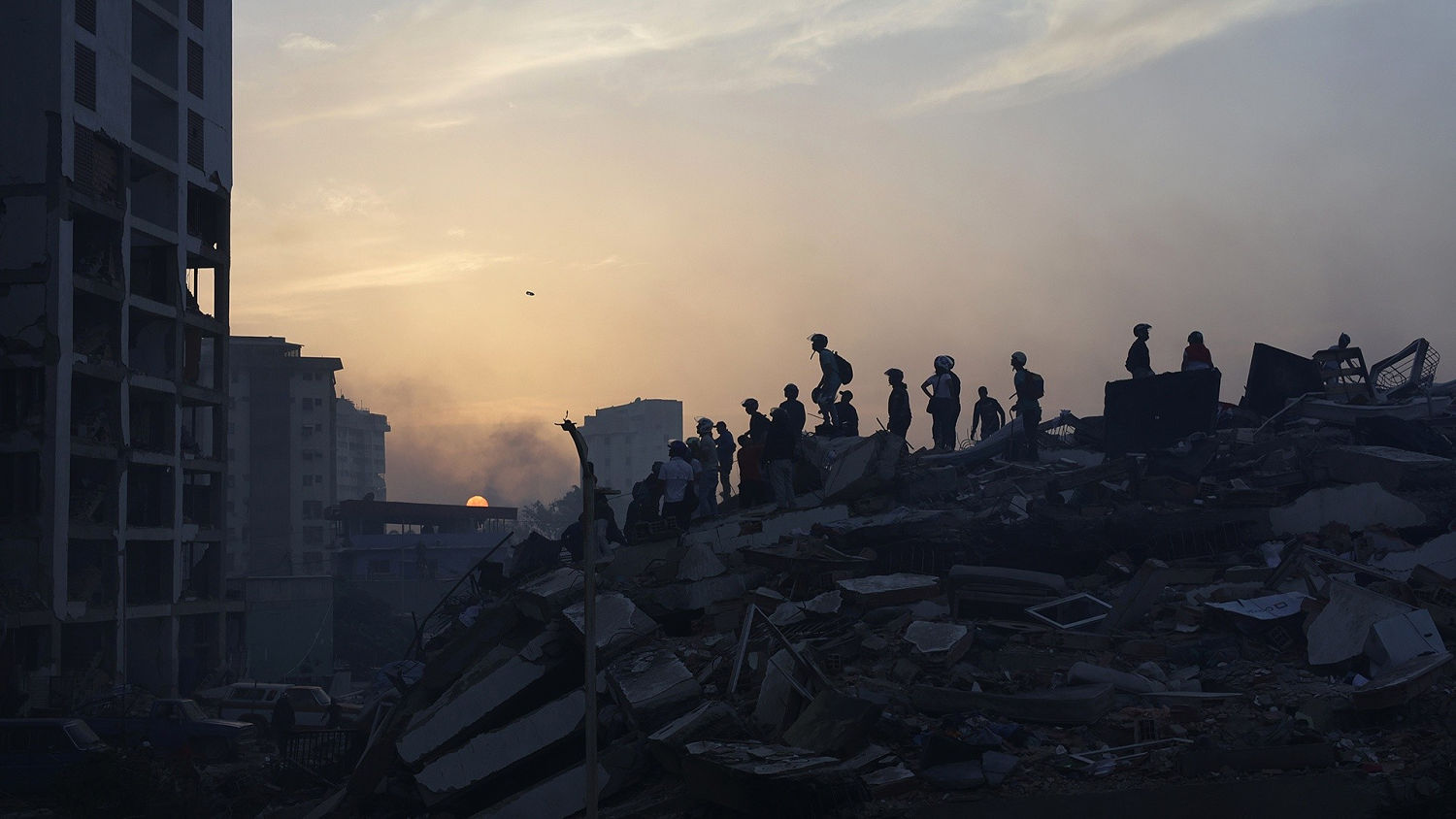 Venezuela Quakes: Race for Survivors as Death Toll Hits 1,450