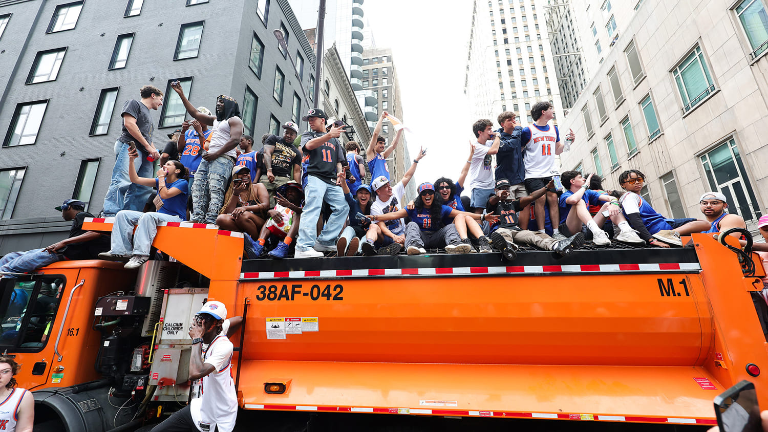 Fans celebrate New York Knicks NBA championship with ticker-tape parade