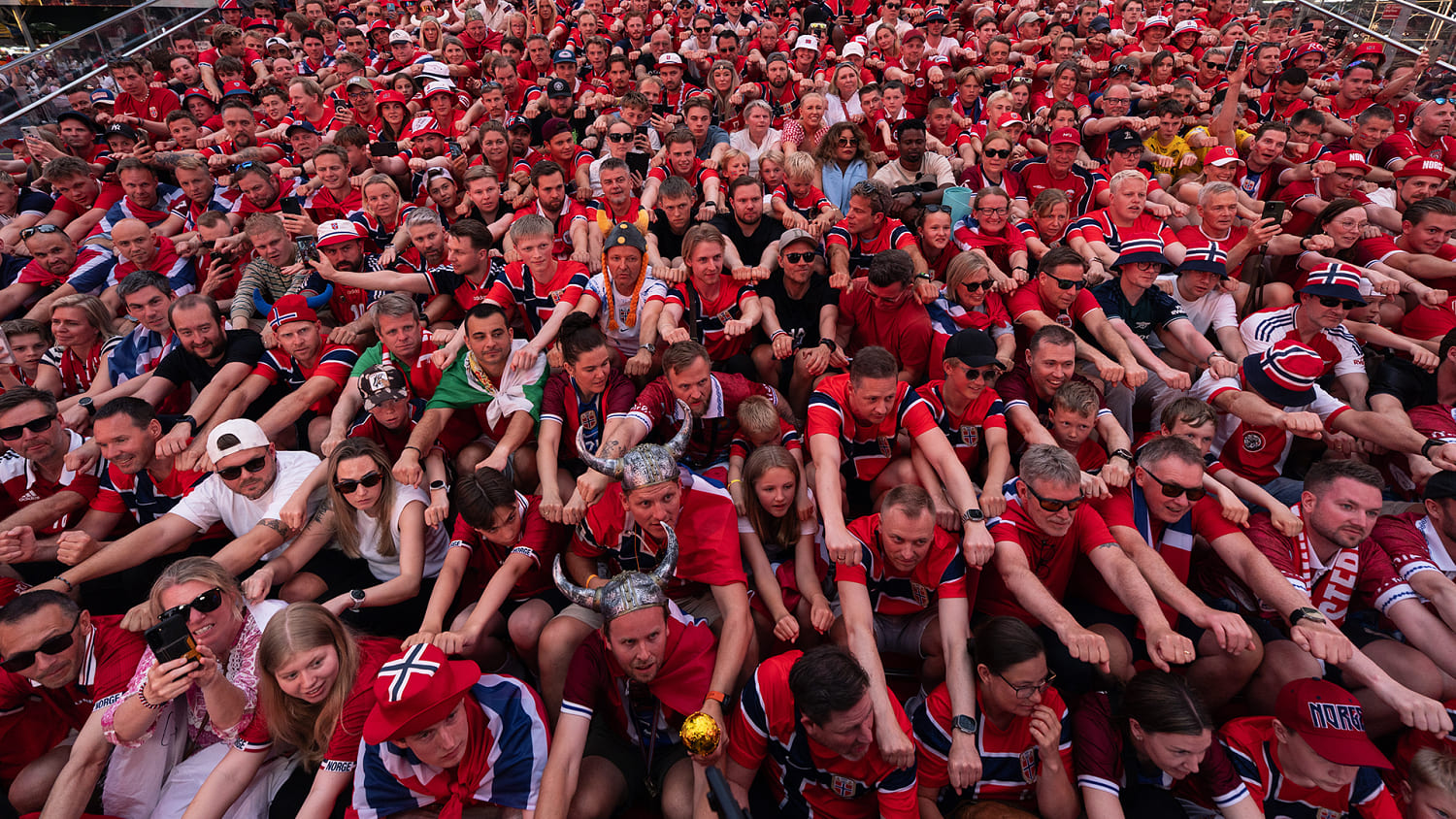 Norway fans invade the U.S. with viral ‘Viking row’