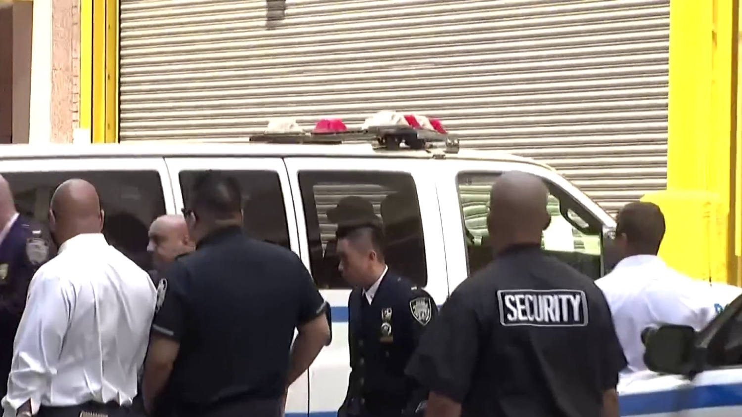 Two people who climbed Empire State Building are in police custody