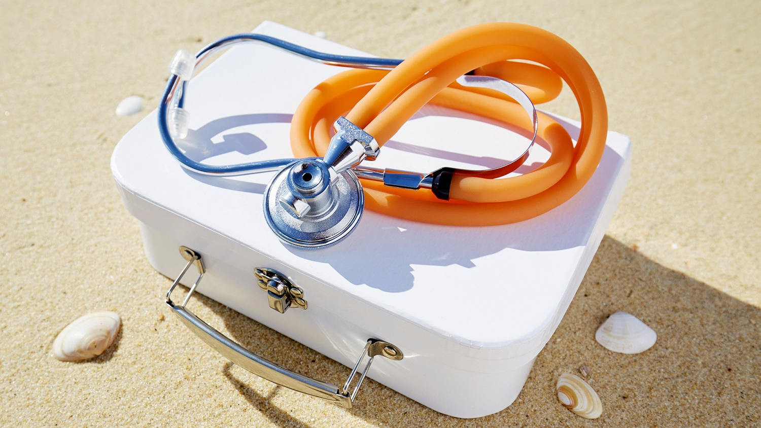 Summer Travel Checklist: How to Avoid Heat and Food Illnesses​Summer Travel Checklist: How to Avoid Heat and Food Illnesses 