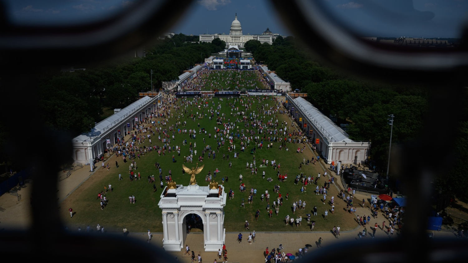 Guests at Salute to America event in D.C. told to seek shelter in tents due to weather