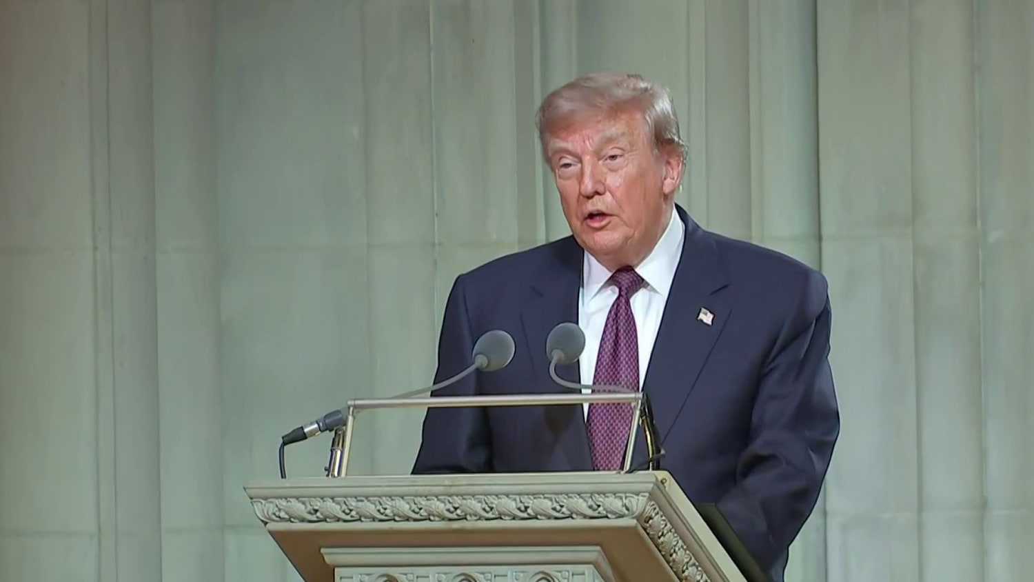 Trump delivers emotional tribute at funeral for Lindsey Graham