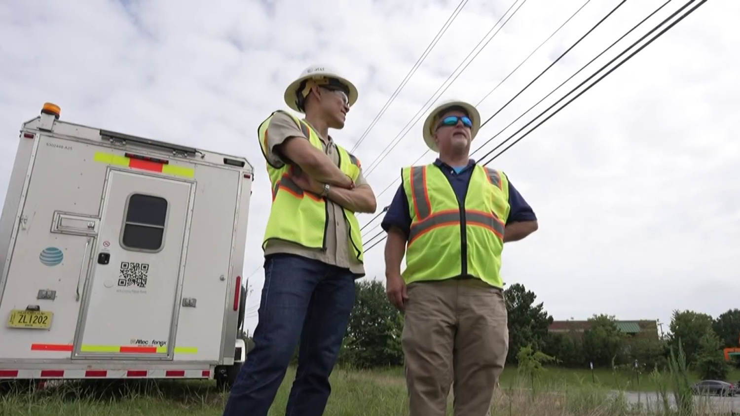 AI is looking for thousands of people to dig trenches for internet cables