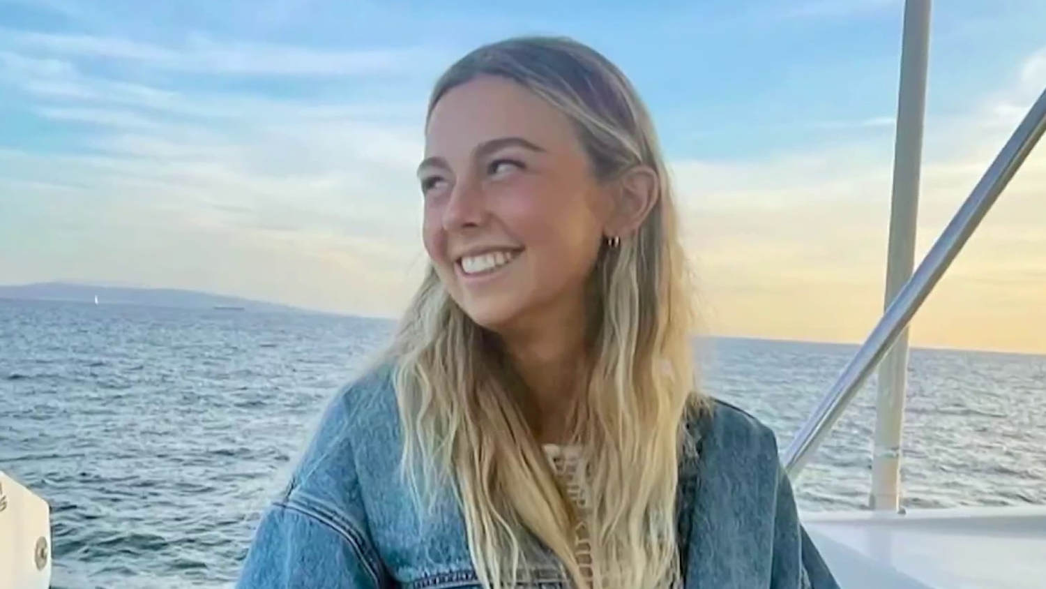 Influencer Sydney Towle dies at 26 after documenting rare cancer illness​Influencer Sydney Towle dies at 26 after documenting rare cancer illness 