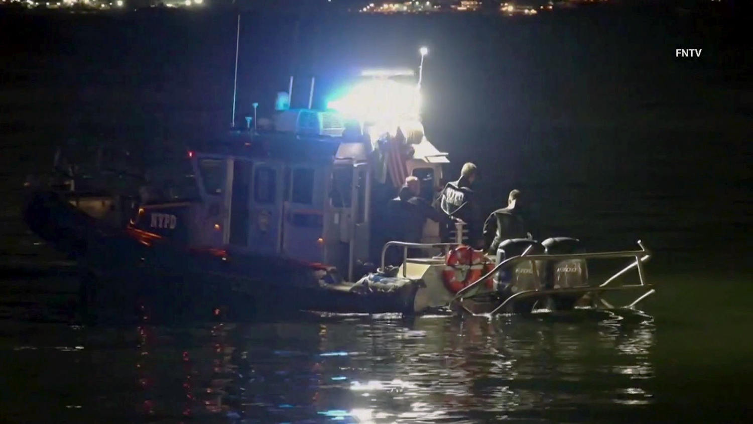 2 Die After Boat Overturns in New York Harbor, Police Say - image 2