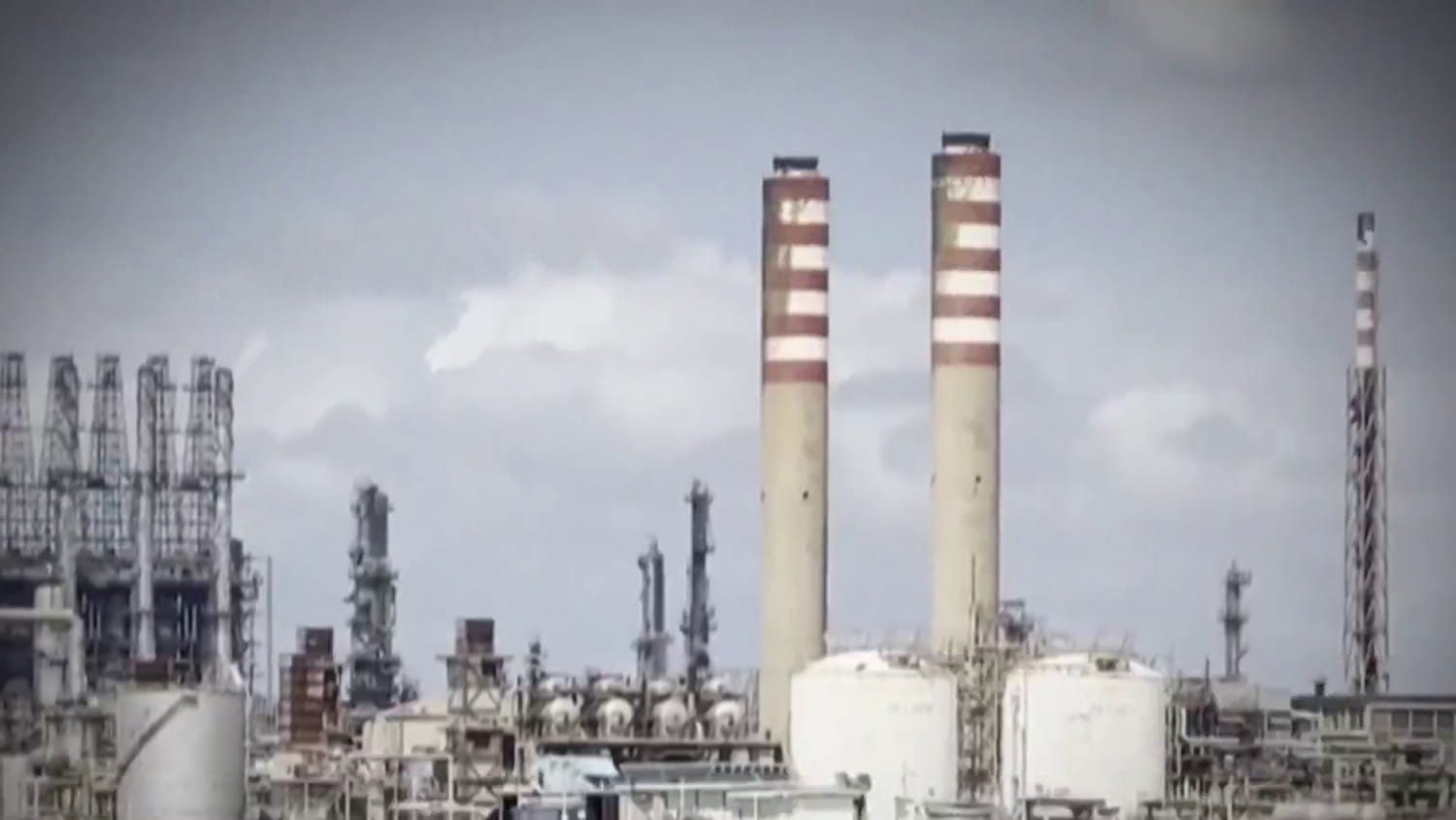 Energy Secretary in Venezuela to tout major oil deal