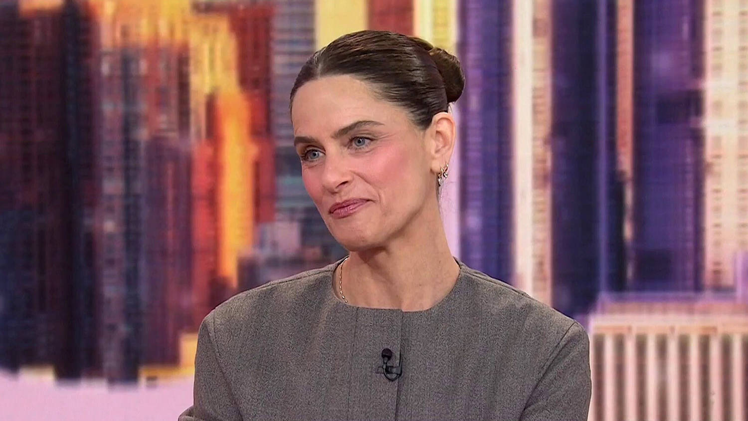 Amanda Peet on ‘Your Friends & Neighbors,’ Family, Cancer Battle​Amanda Peet on ‘Your Friends & Neighbors,’ Family, Cancer Battle 