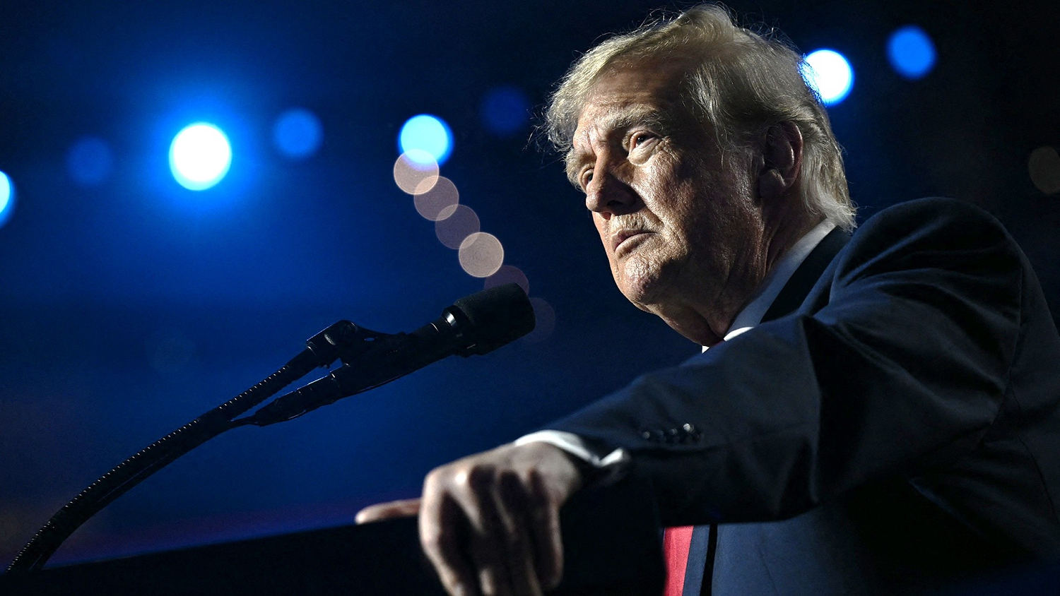 Trump rallies for Republicans ahead of midterm elections