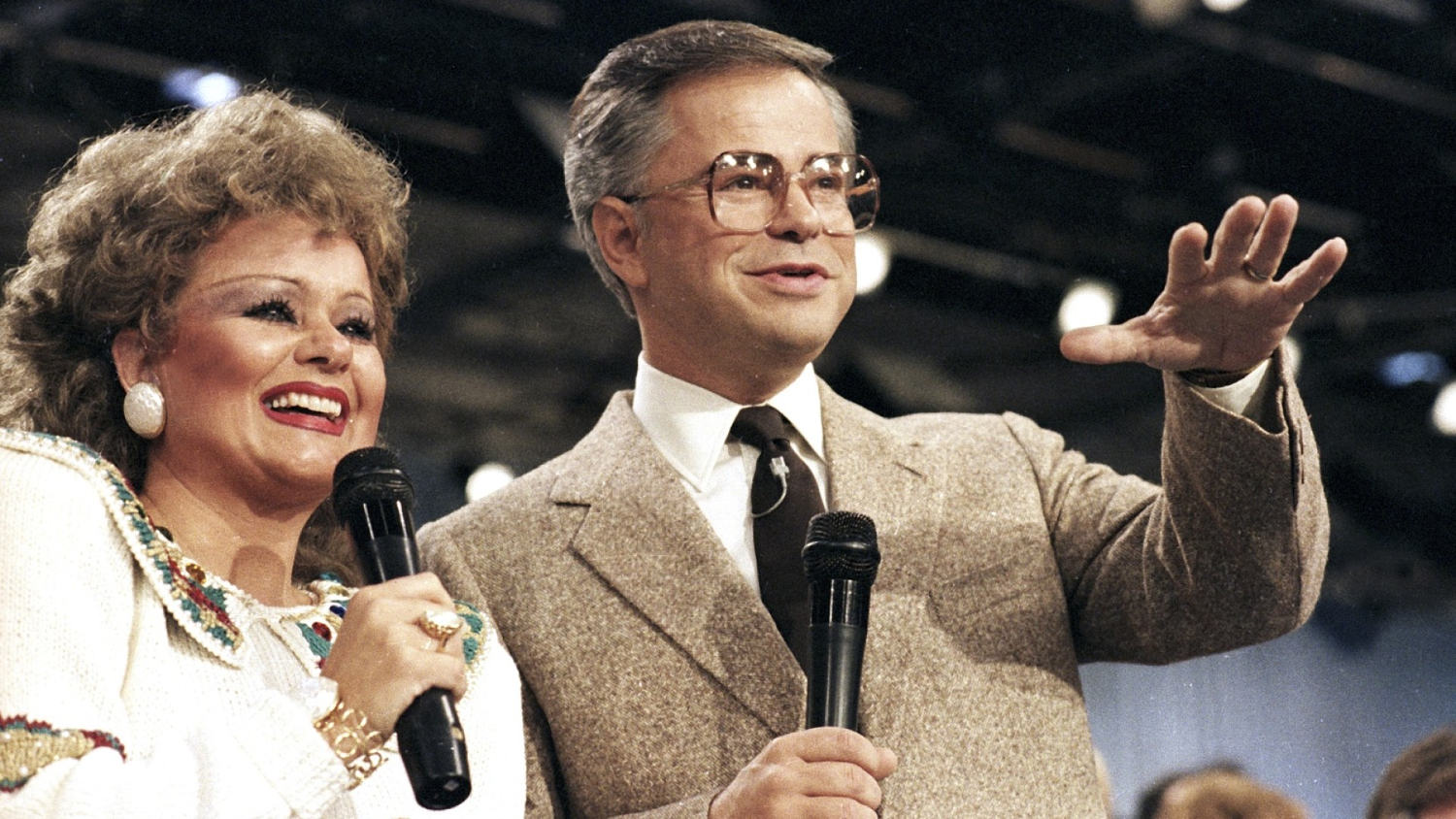 Jim Bakker, Controversial Televangelist, Dies at 86
