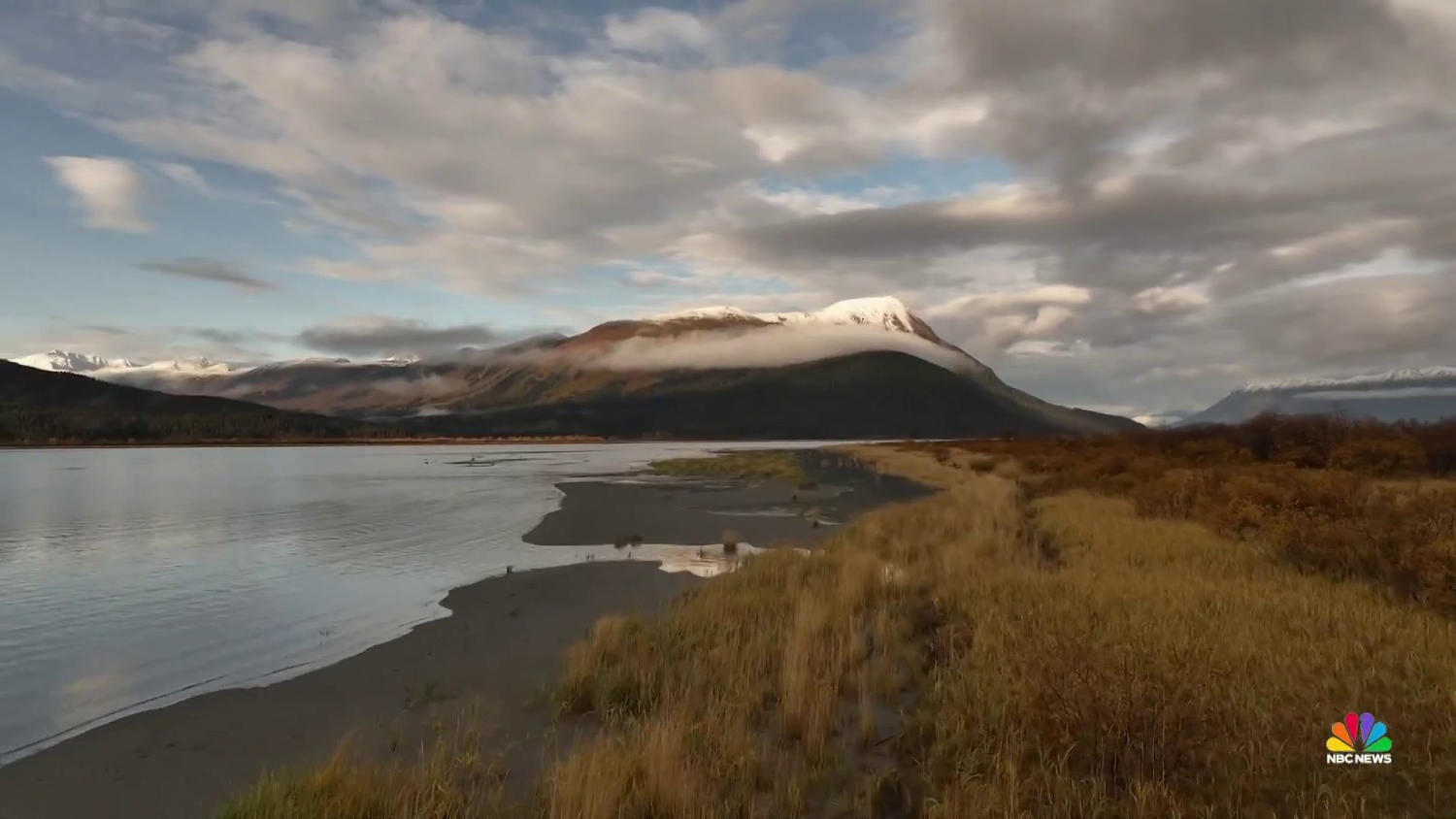 Trump rallies GOP in surprising Alaska battleground