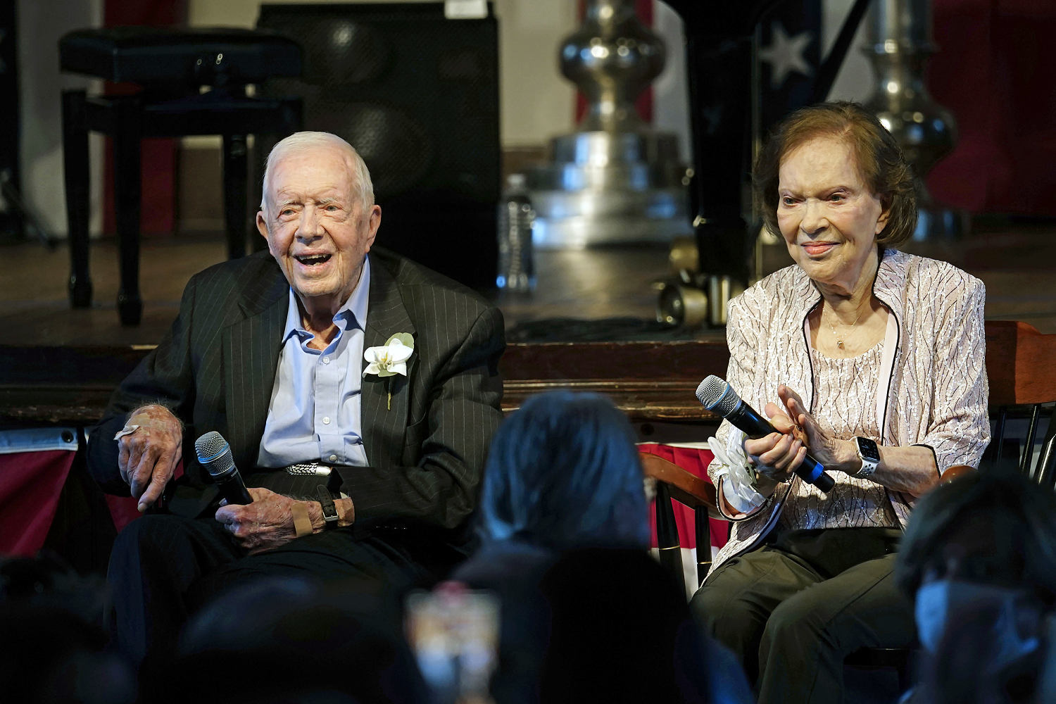 Former first lady Rosalynn Carter enters hospice care at home, family says
