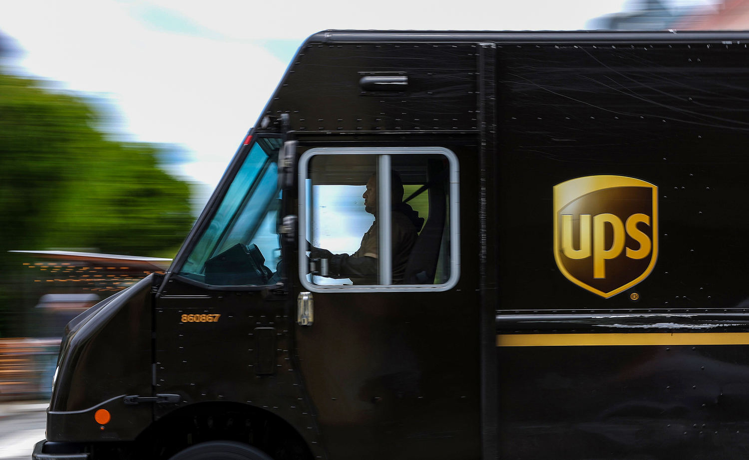 UPS driver passed out and crashed vehicle in Texas due to heat-related symptoms, union says