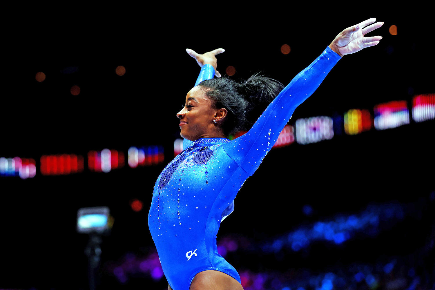 Simone Biles wins her 6th world all-around gold medal, breaking her own record