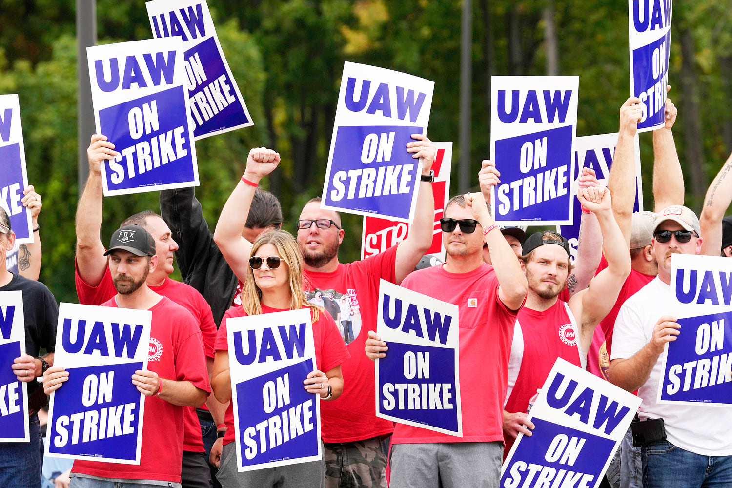 UAW says it’s expanding strike to include major Ford truck plant in Kentucky