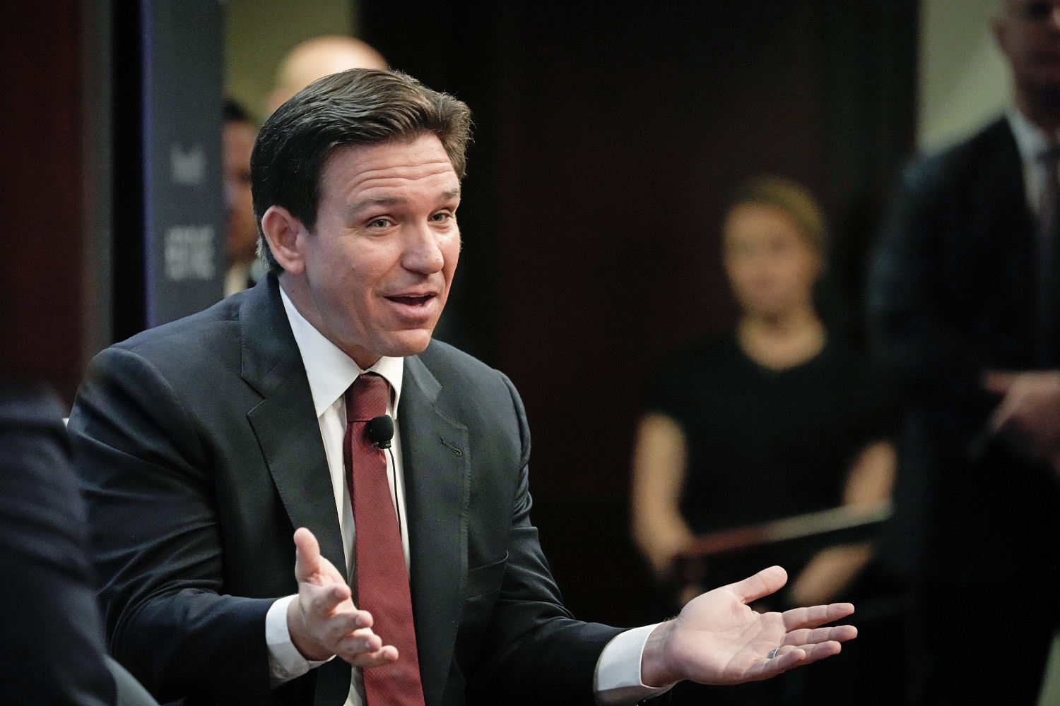 What the Ron DeSantis footwear rumors say about his campaign