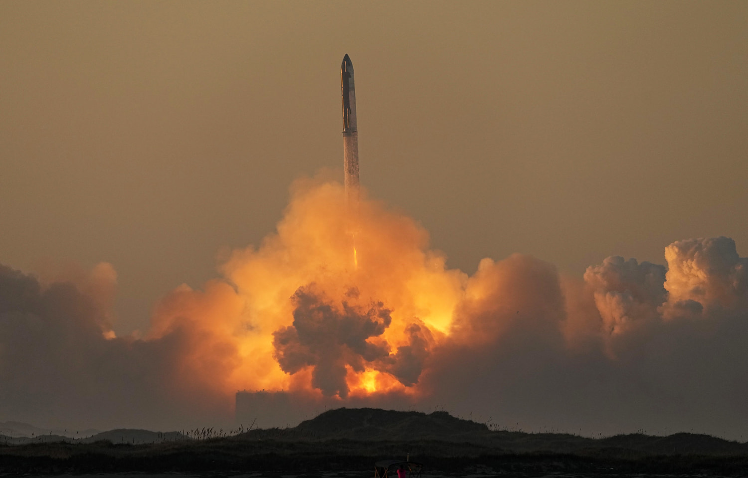 SpaceX’s Starship achieves liftoff and separation, but ‘mishap’ results in loss of rocket