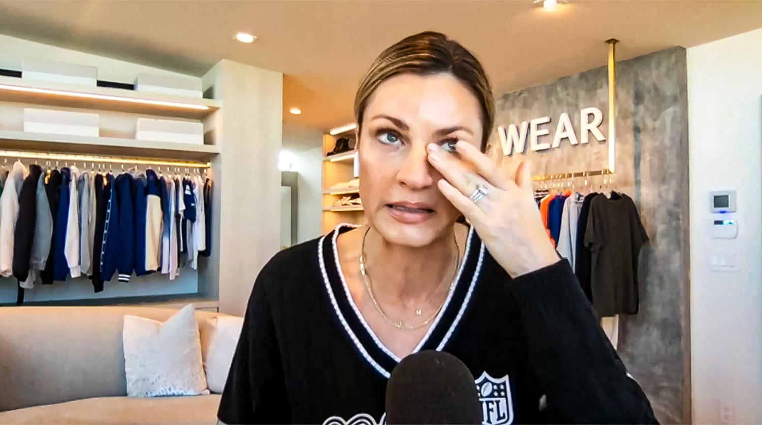 Exclusive: Erin Andrews gets emotional remembering when she called her
parents about stalker's video