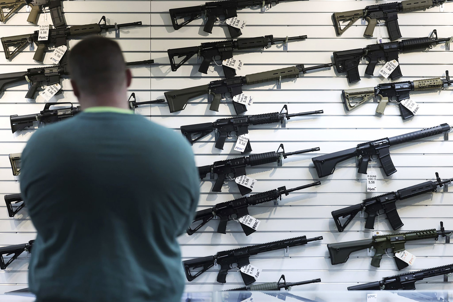 Assault weapons ruling raises possible Supreme Court guns test