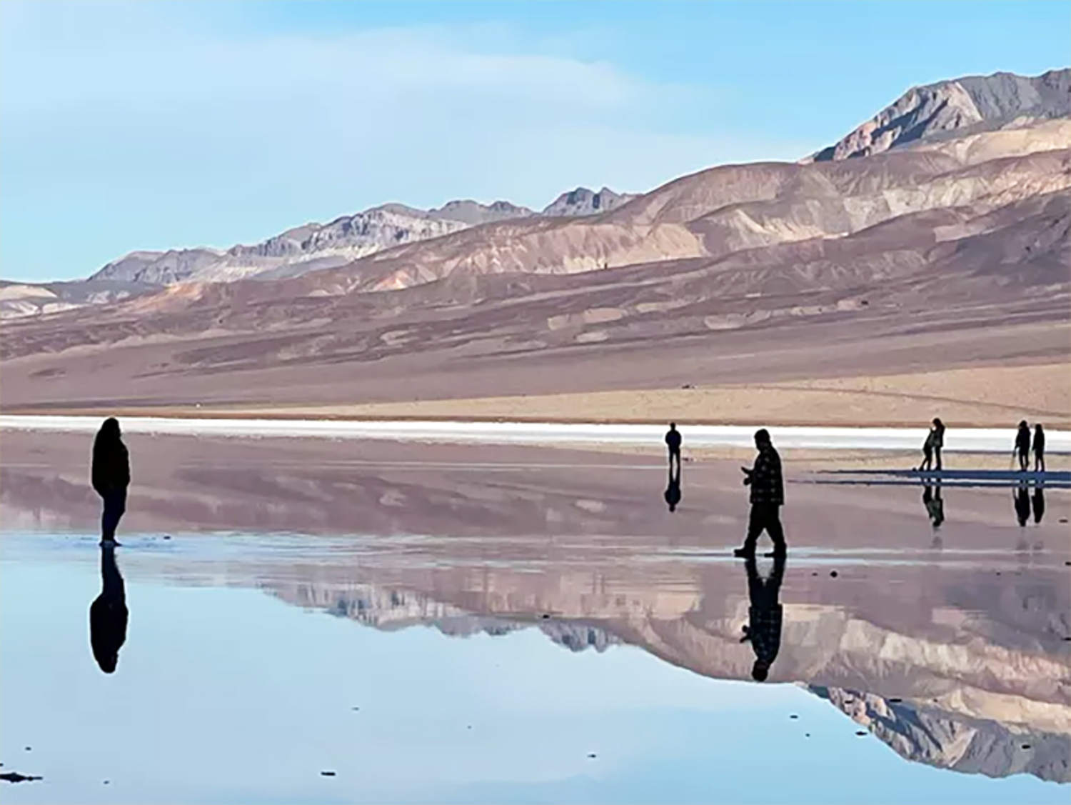 California rainstorms brought — and kept — a lake at Death Valley