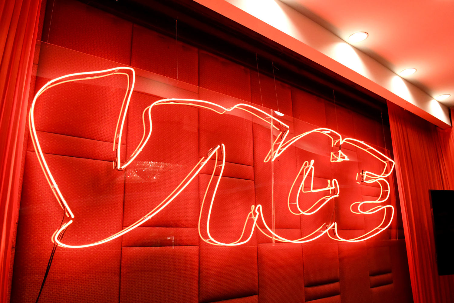 Vice Media plans to cut hundreds of jobs, stop publishing on flagship website