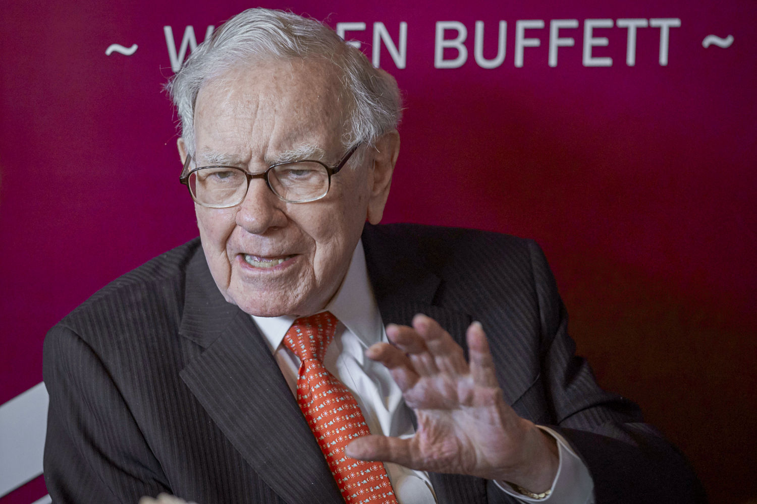 Berkshire Hathaway cash pile surges to record 