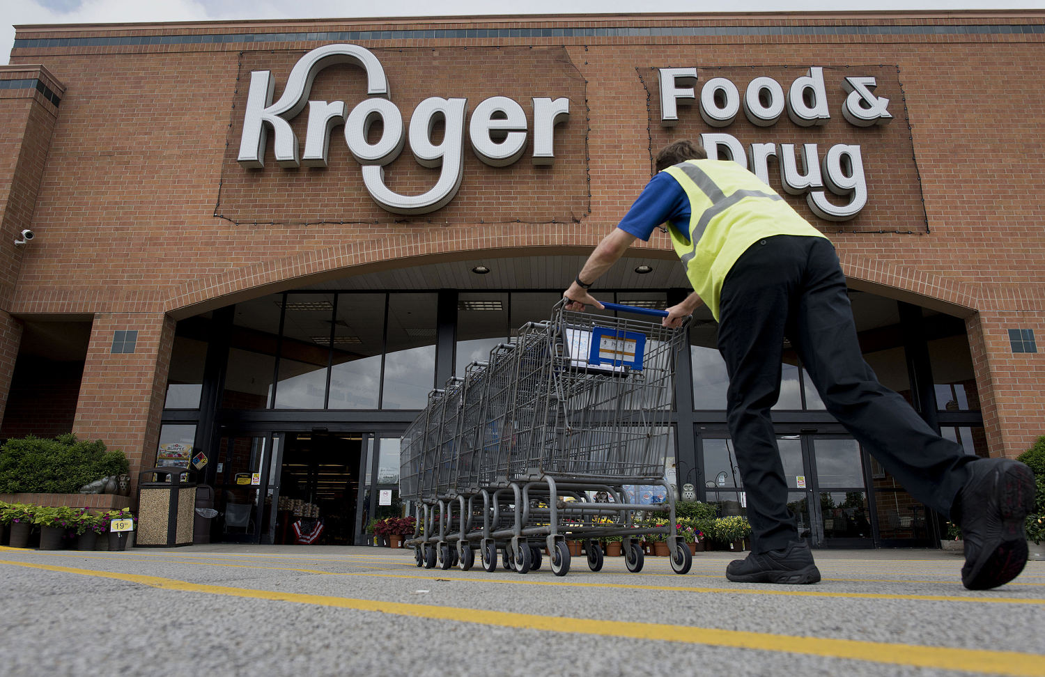 What's at stake as the FTC tries to kill the Kroger-Albertsons merger